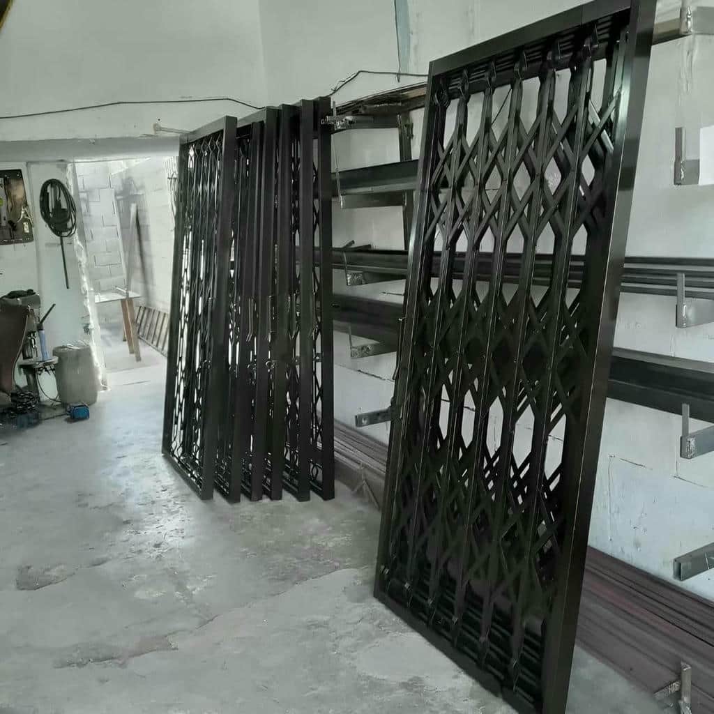 مرکز تخصصی فروش و سفارش حفاظ درب آکاردئونی در مشهد و حومه