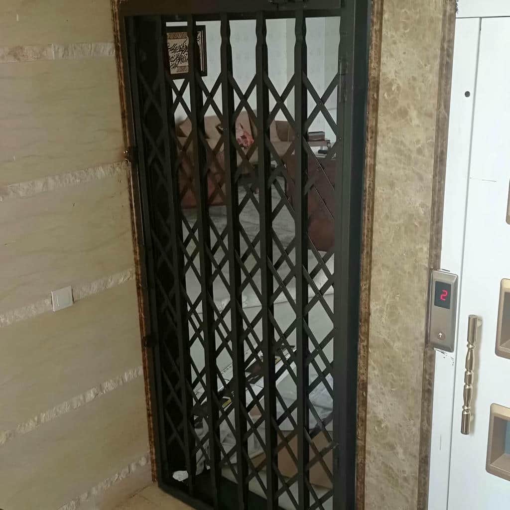 حفاظ درب آکاردئونی نصب شده در استان فارس حفاظ درب آکاردئونی نصب شده در استان فارس
