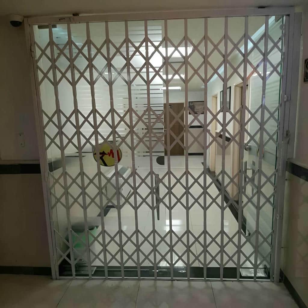 حفاظ درب آکاردئونی نصب شده در استان مازندران حفاظ درب آکاردئونی نصب شده در استان مازندران