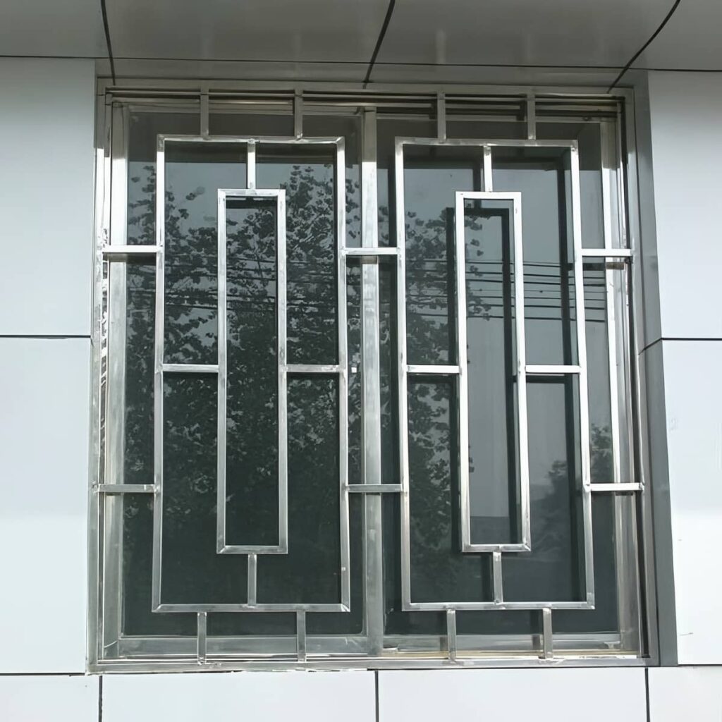 حفاظ پنجره سفارشی نمای آجری استان کرمانشاه حفاظ پنجره سفارشی نمای آجری استان کرمانشاه