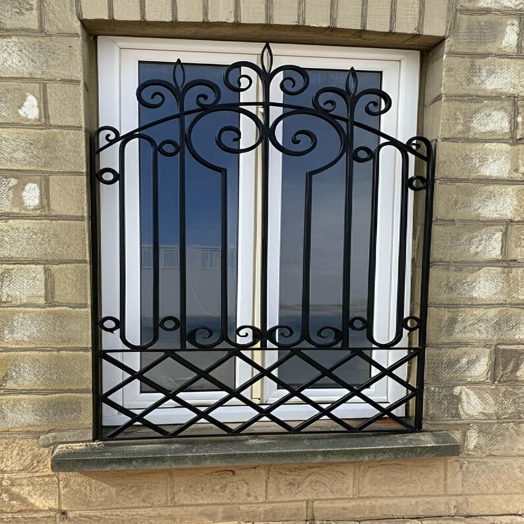 حفاظ پنجره فریم دار نمای آجری استان البرز