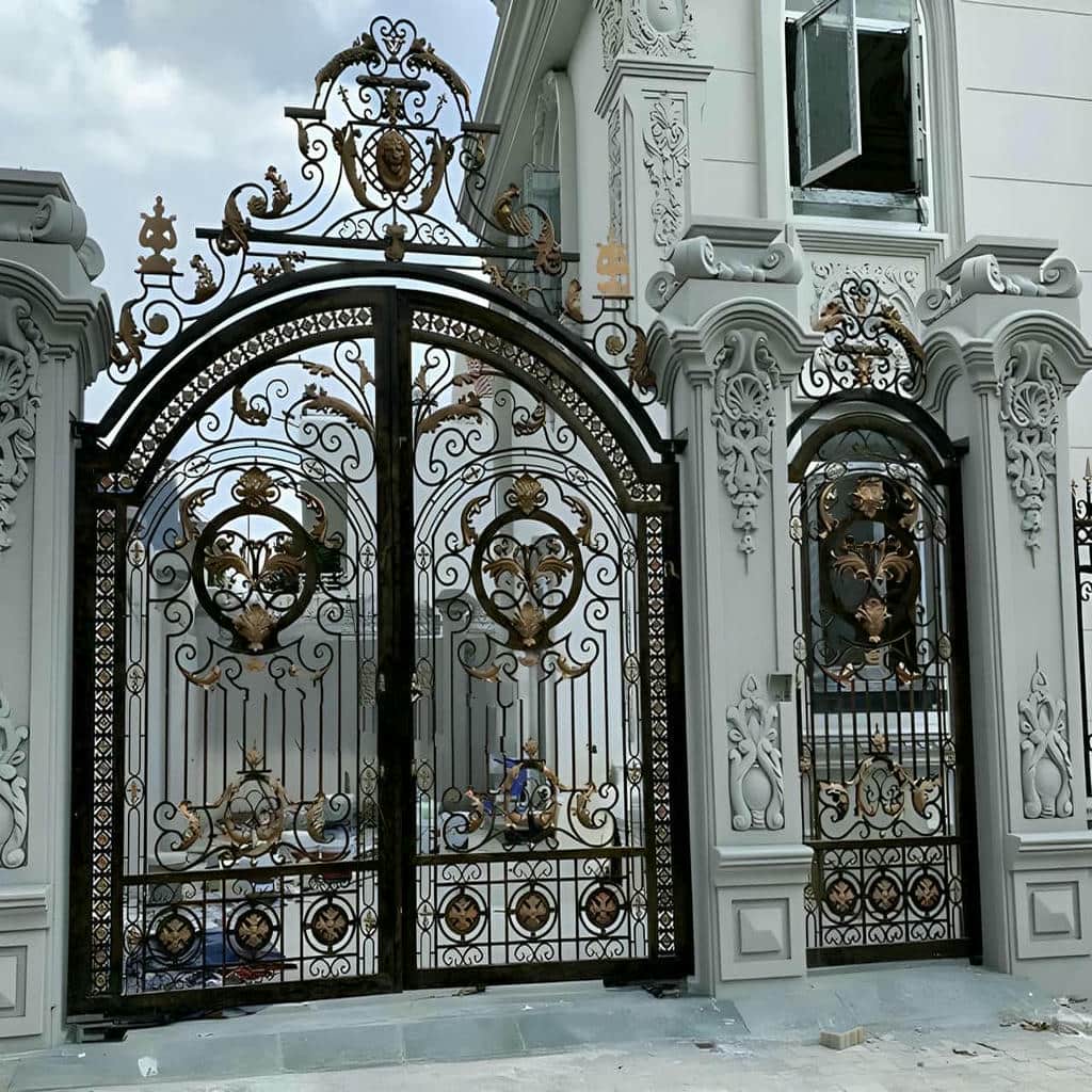 درب فلزی ورودی با طراحی هندسی مدرن