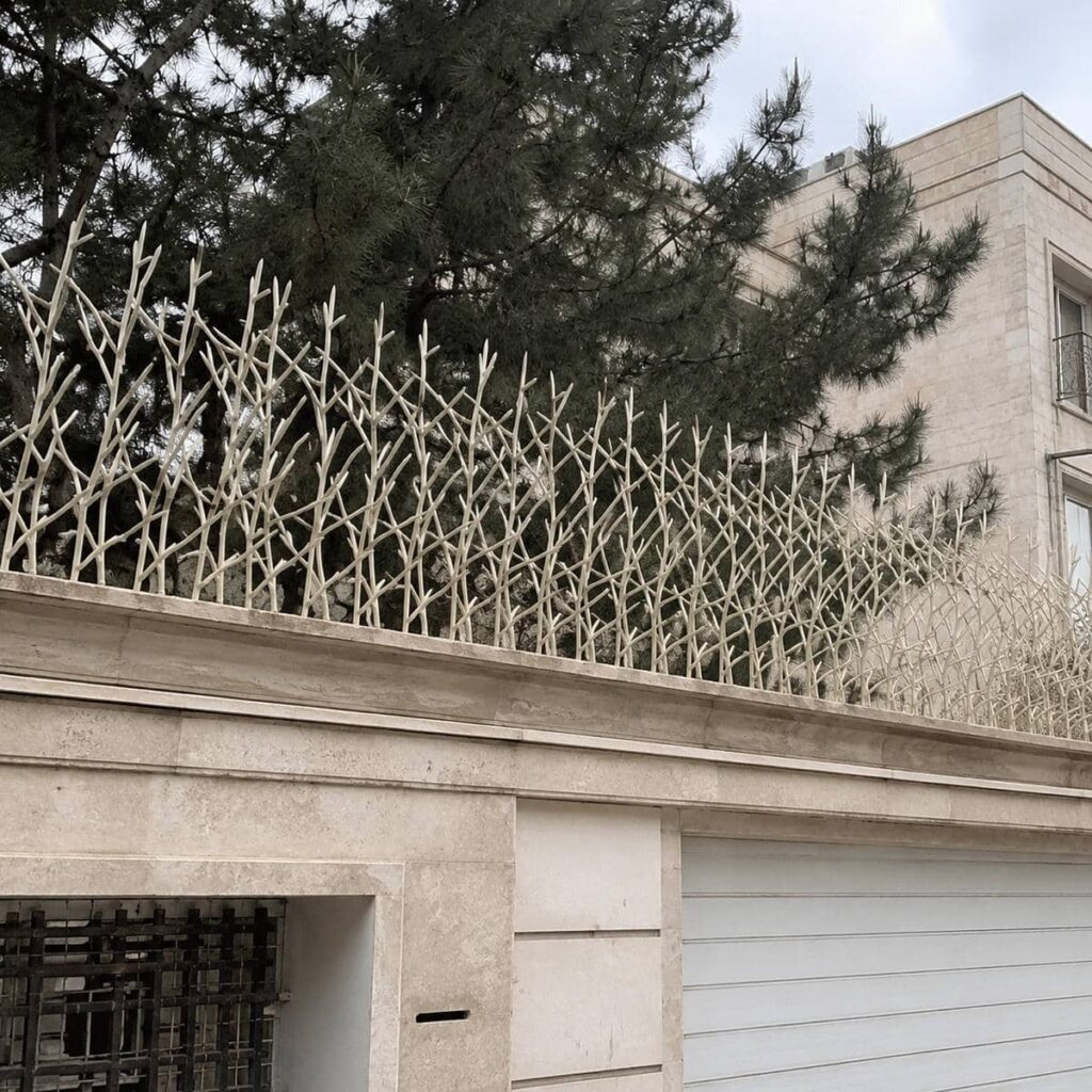 محافظ روی دیوار آماده نصب استان کرمانشاه