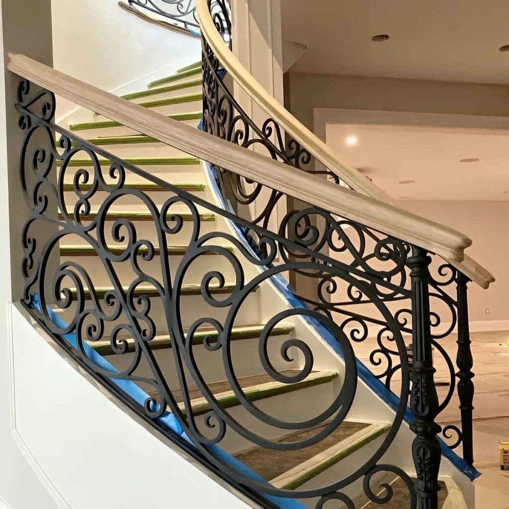 نرده پله مدرن در بوشهر با پایه عمودی