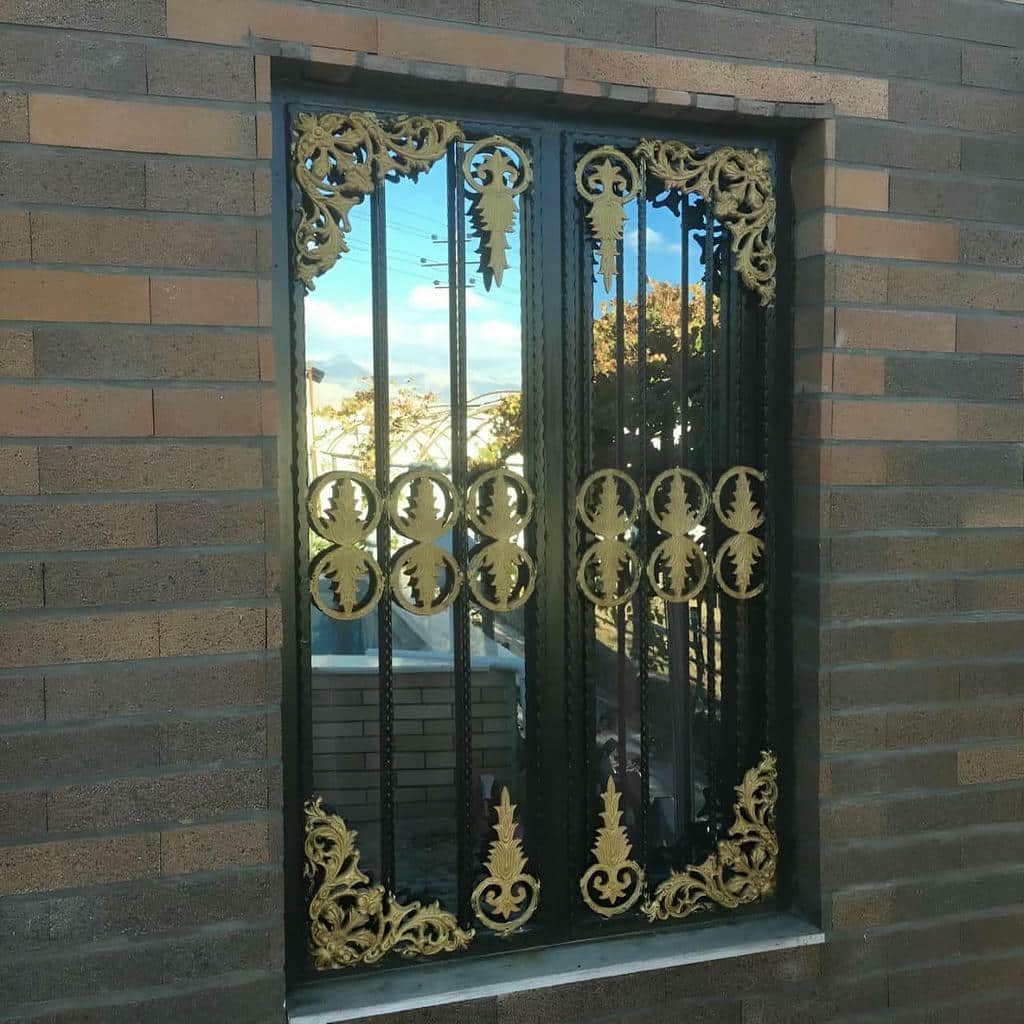 نرده پنجره فلزی مناسب بازشوی کوچک