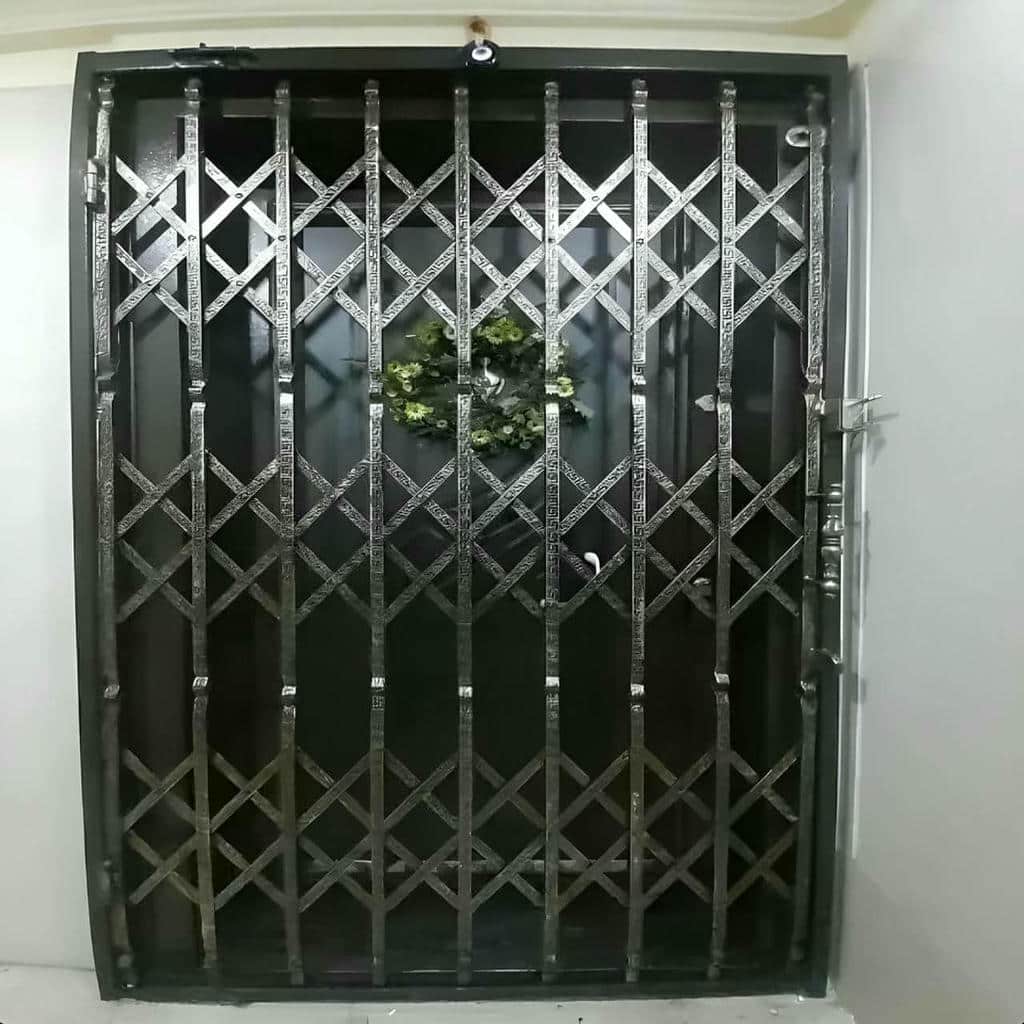 گارد جمع شونده کرم با شبکه فلزی منظم