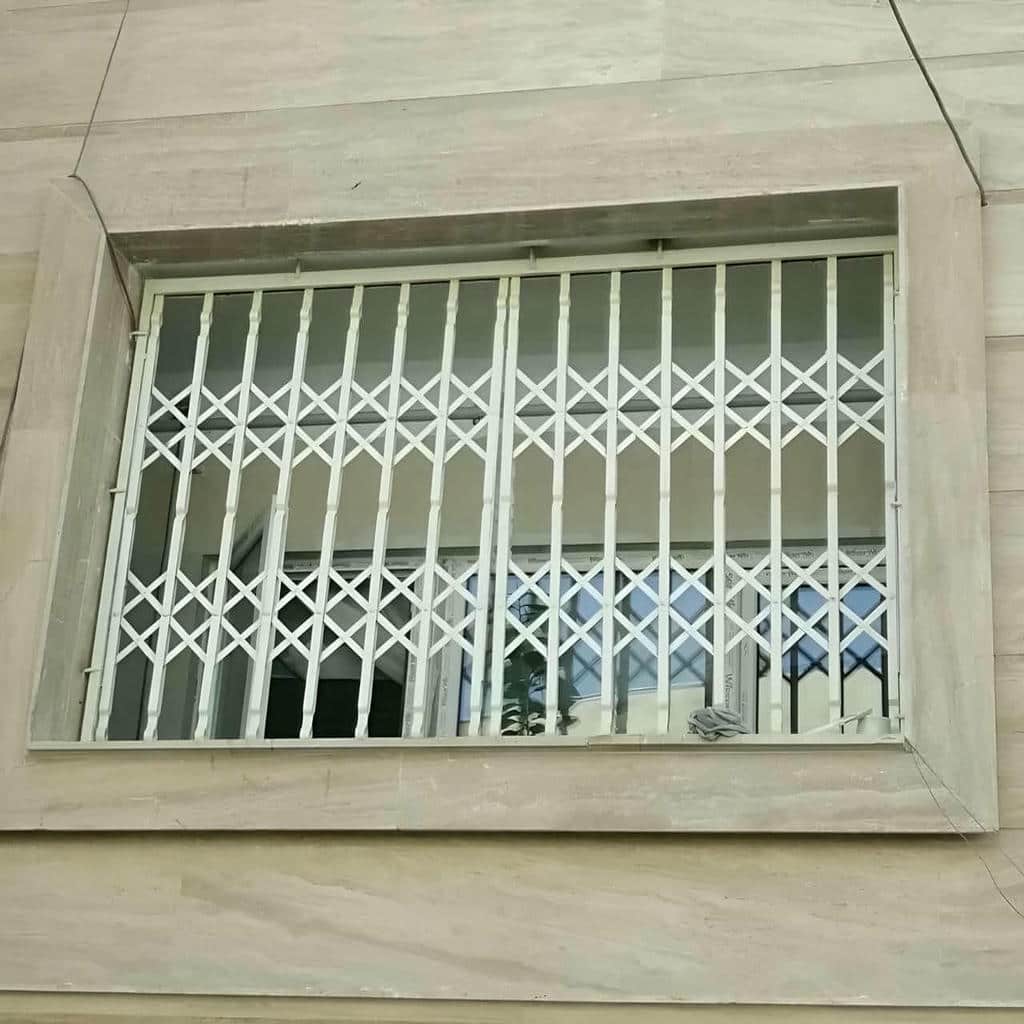 گارد درب ورودی با فرم مینیمال فلزی