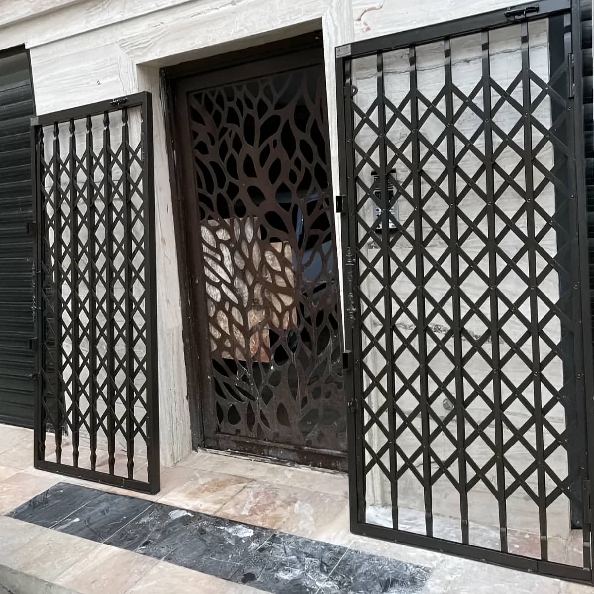 مرکز تخصصی عرضه حفاظ درب آکاردئونی در استان ایلام