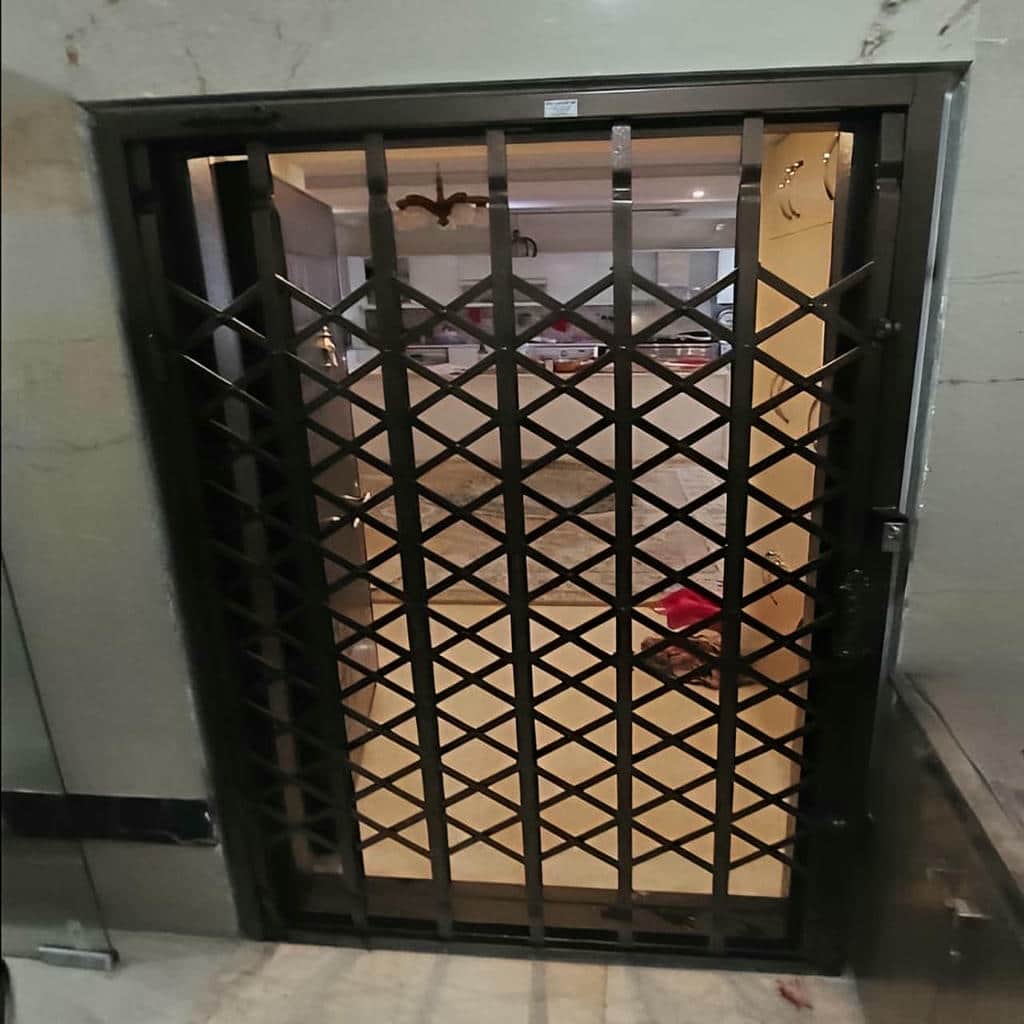 مرکز تخصصی سفارش و فروش حفاظ درب آکاردئونی در استان خراسان رضوی