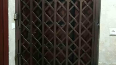 حفاظ درب آکاردئونی مشکی در بیرجند