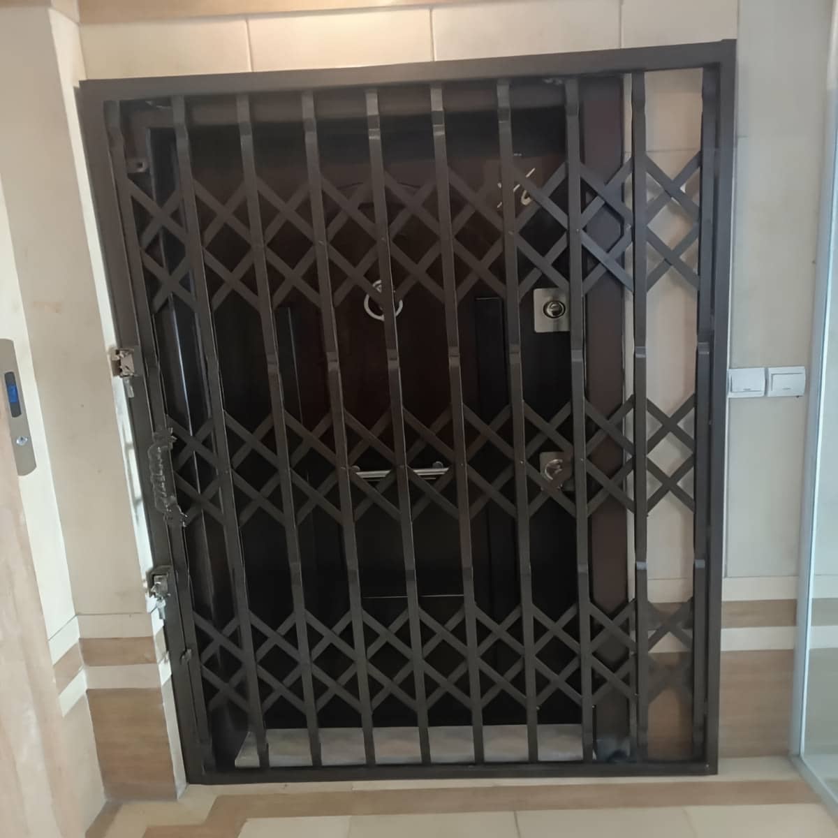 مرکز تخصصی عرضه حفاظ درب آکاردئونی در استان مرکزی