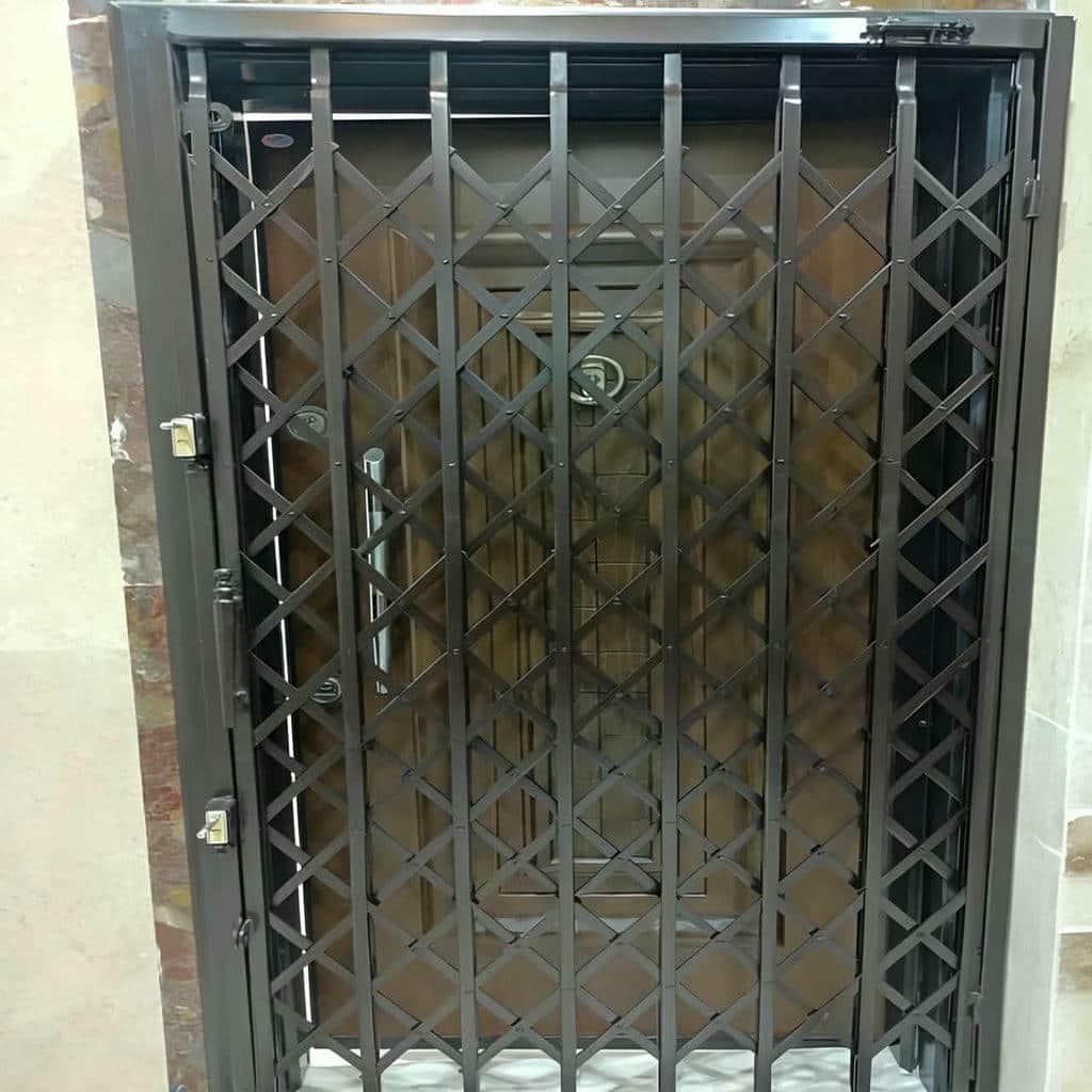 مرکز تخصصی عرضه حفاظ درب آکاردئونی در ساری و حومه