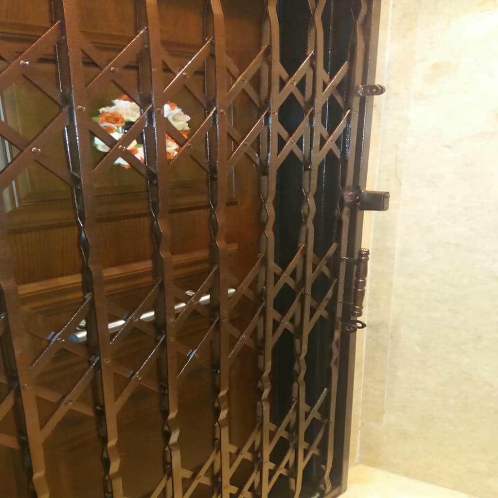 مرکز تخصصی عرضه حفاظ درب آکاردئونی در کرمان و حومه