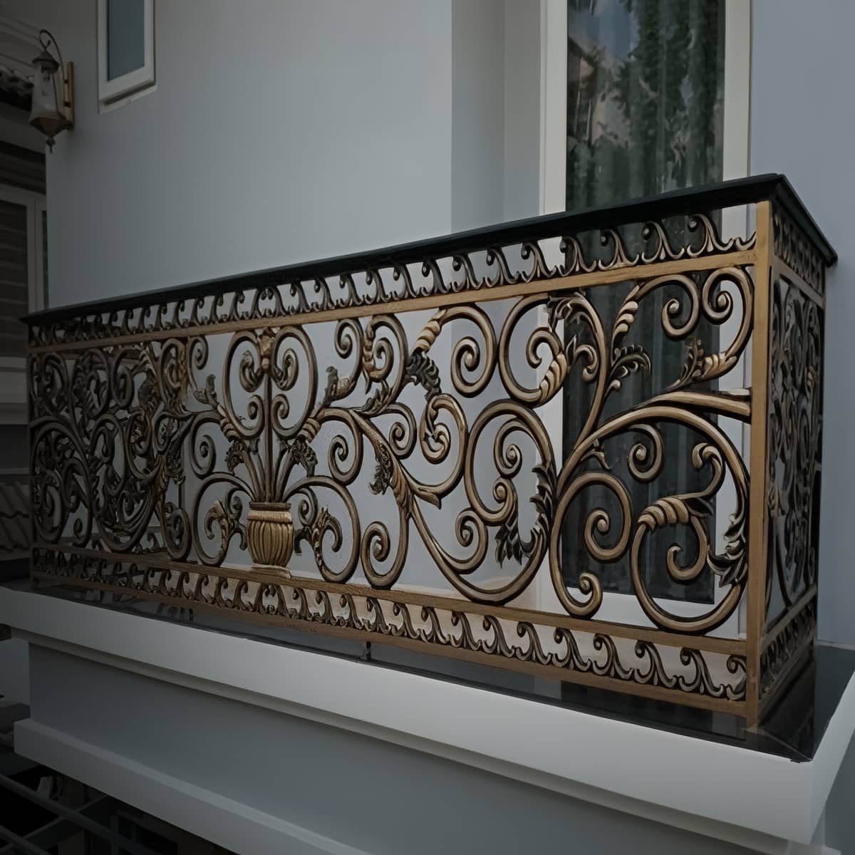 مرکز خدمات و سفارش نرده بالکن در استان سمنان