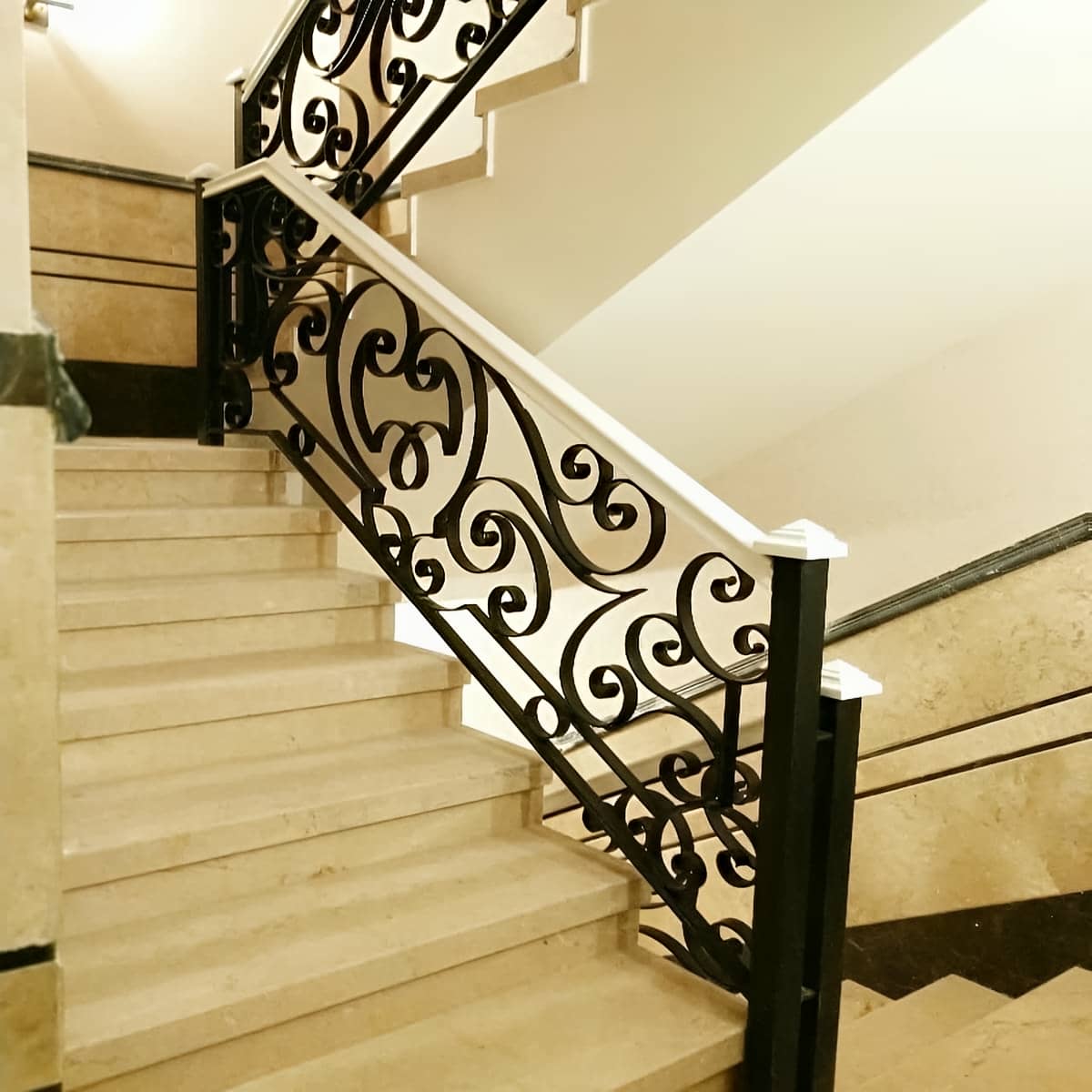 نرده راه پله فرفورژه در شهرکرد مرکز تخصصی عرضه نرده راه پله در شهرکرد و حومه